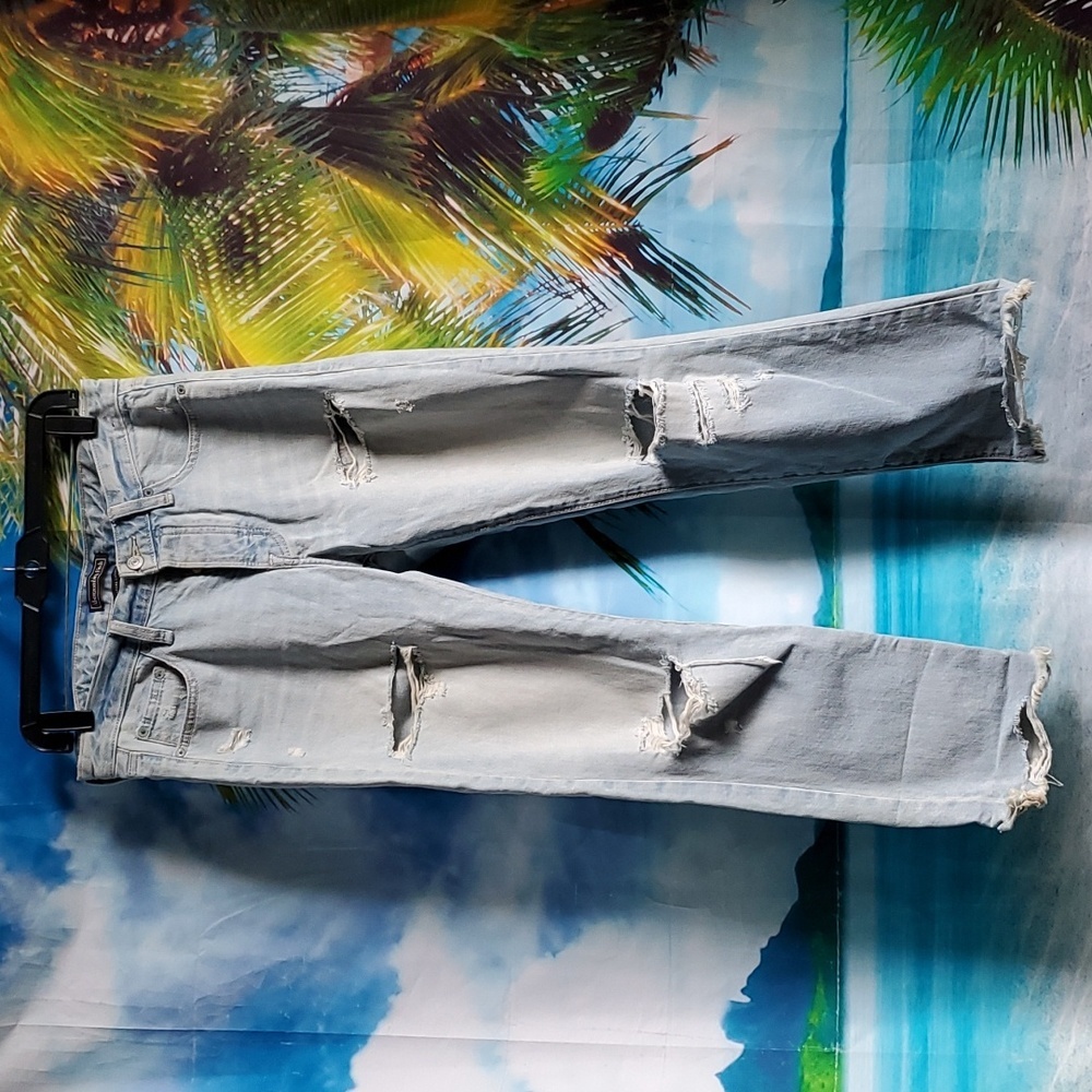 Abercrombie & Fitch Rip Distressed Light wash Signature Collection men's